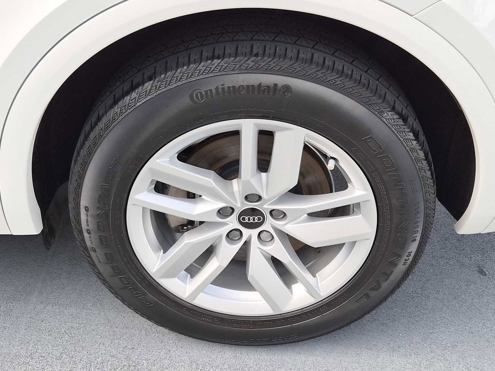 Certified 2023 Audi Q5 2.0T Premium w/ Convenience Package image 12