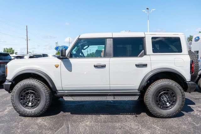 New 2026 Ford Bronco Badlands w/ Sasquatch Package AWD/4WD image 9