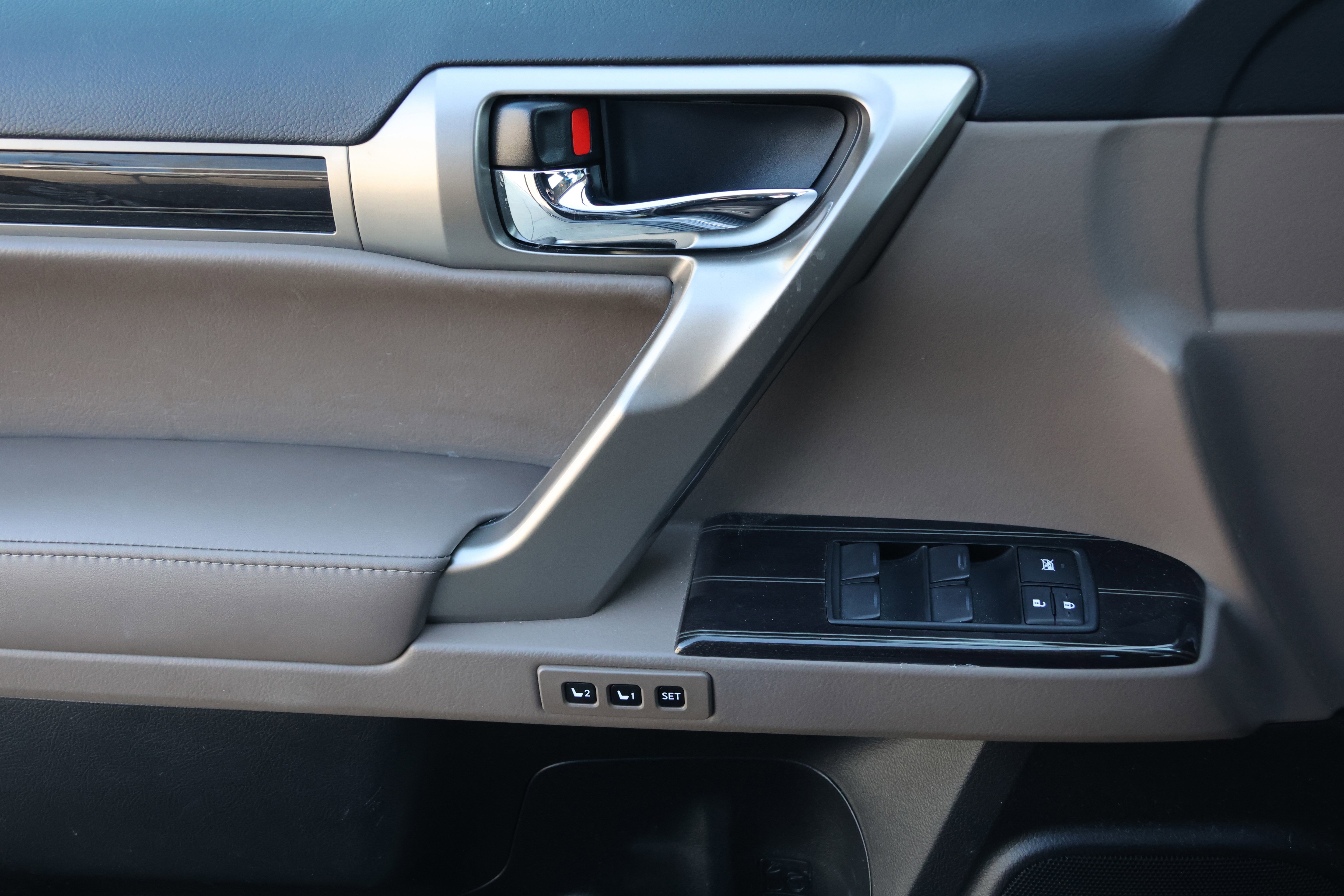 Used 2021 Lexus GX 460 Luxury w/ Accessory Package image 12