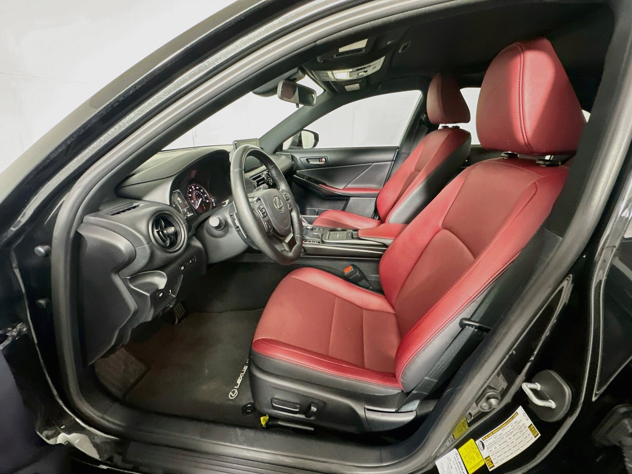 Used 2025 Lexus IS 350 F Sport RWD image 13