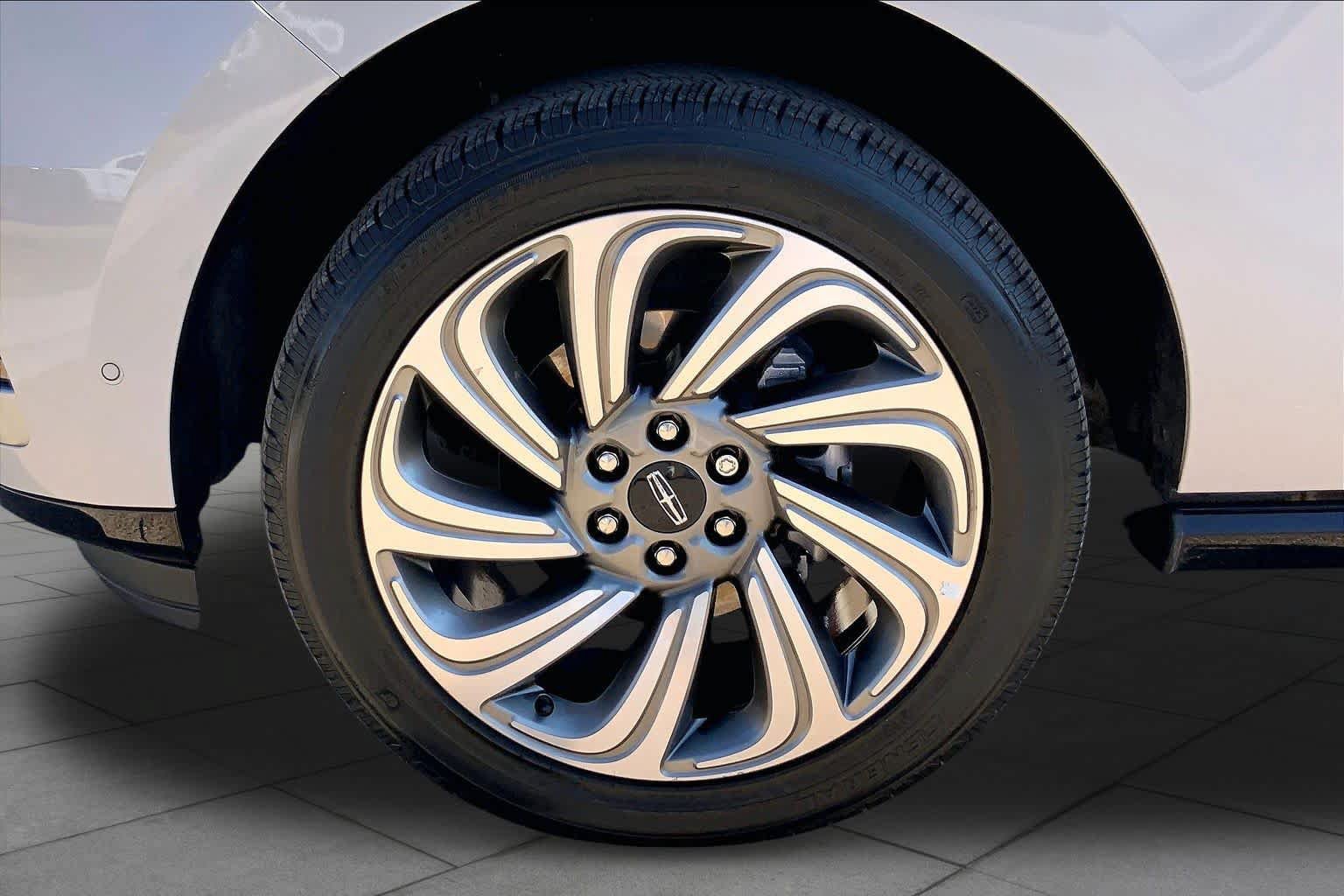 Used 2022 Lincoln Navigator Reserve AWD/4WD image 11