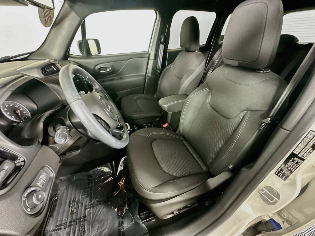 Certified 2022 Jeep Renegade Altitude w/ Convenience Group AWD/4WD image 33