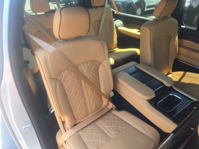 Used 2025 Jeep Grand Wagoneer L Series III w/ Rear Seat Video Group 1 AWD/4WD image 25