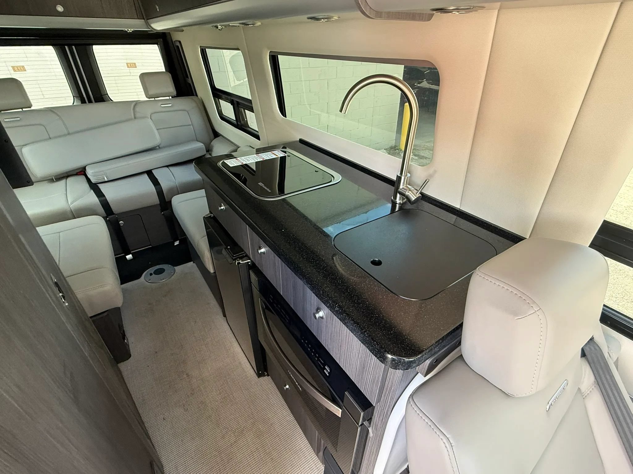 Used 2022 Mercedes-Benz Sprinter 3500 w/ Parking Package image 39