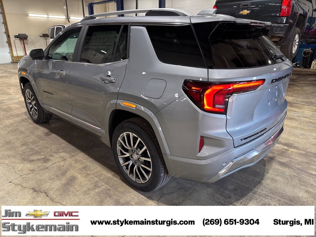 New 2026 GMC Terrain Denali w/ LPO, Black Badging Package image 5