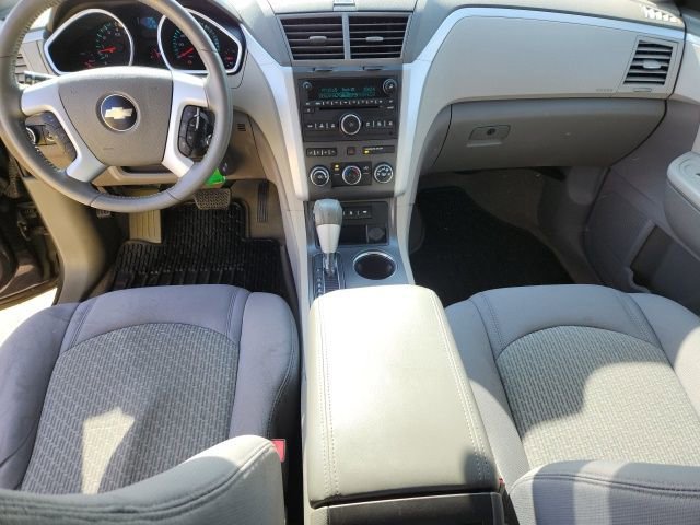 Used 2010 Chevrolet Traverse LT FWD image 25