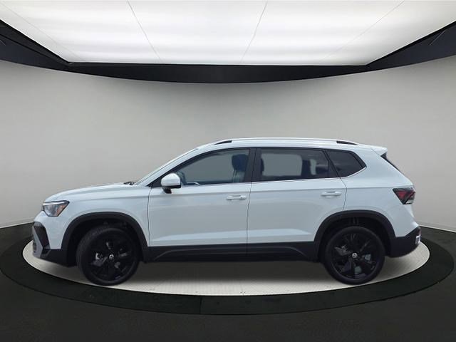 New 2025 Volkswagen Taos SE image 4