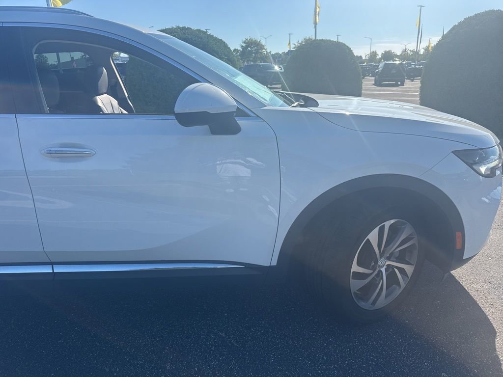 Used 2023 Buick Envision Essence image 14