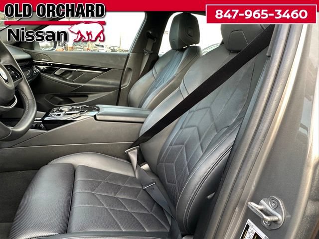 Used 2024 BMW 530i xDrive AWD/4WD image 13