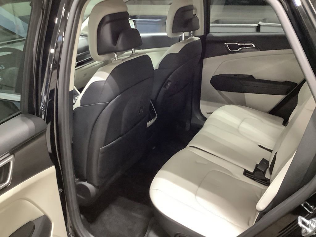 Certified 2023 Kia Sportage EX image 14