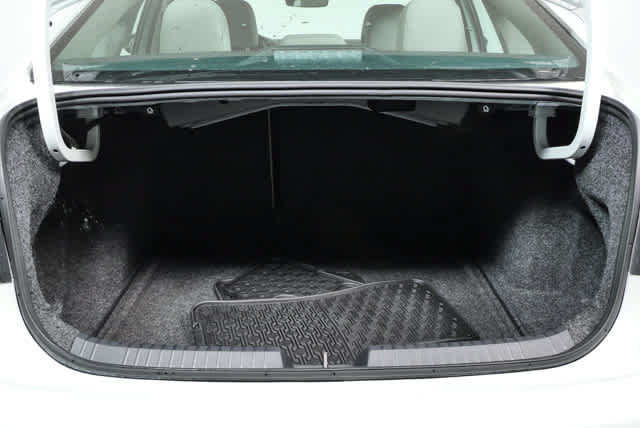Certified 2025 Volkswagen Jetta SE w/ Black Wheel Package FWD image 27