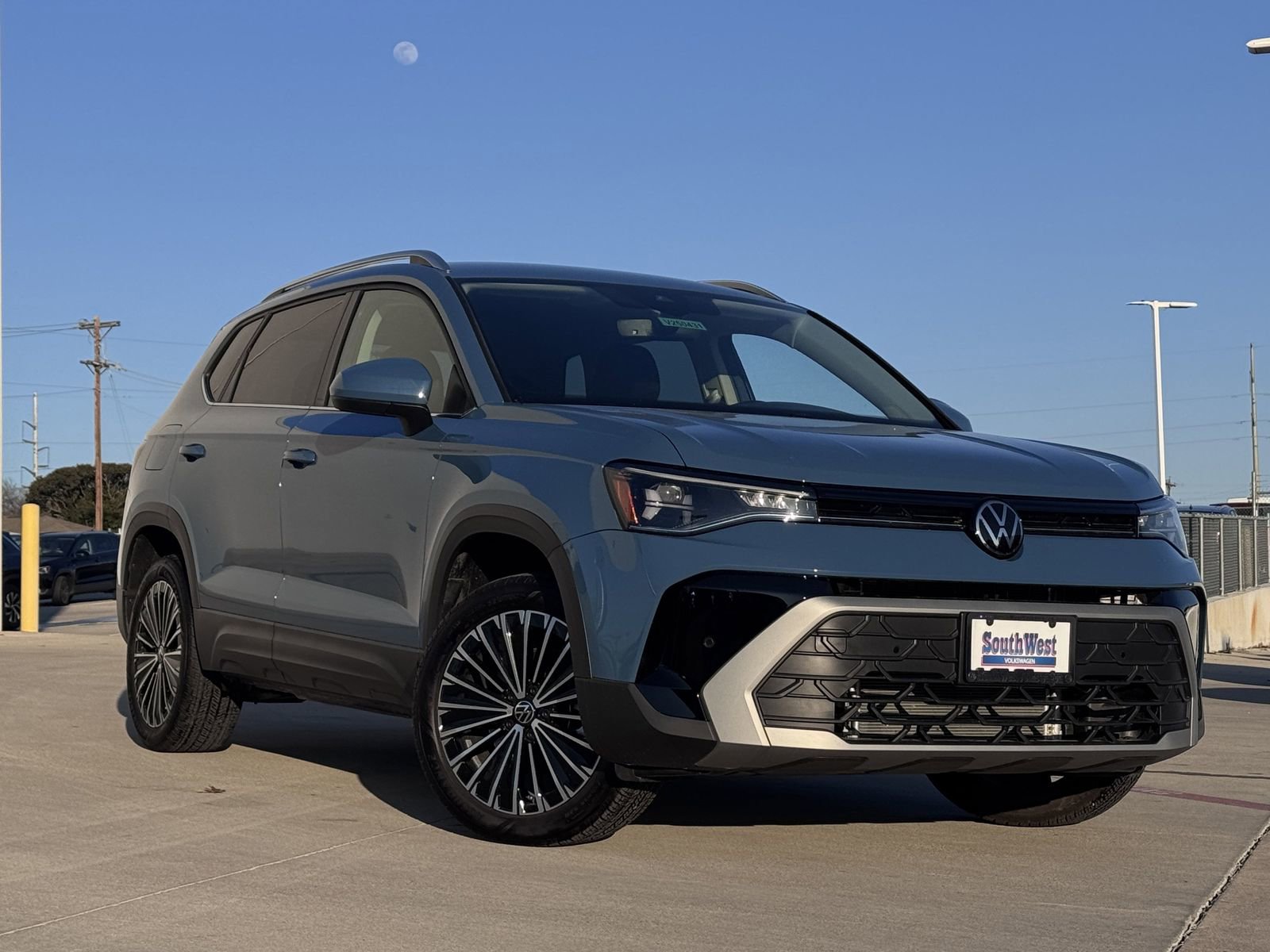New 2025 Volkswagen Taos SE
