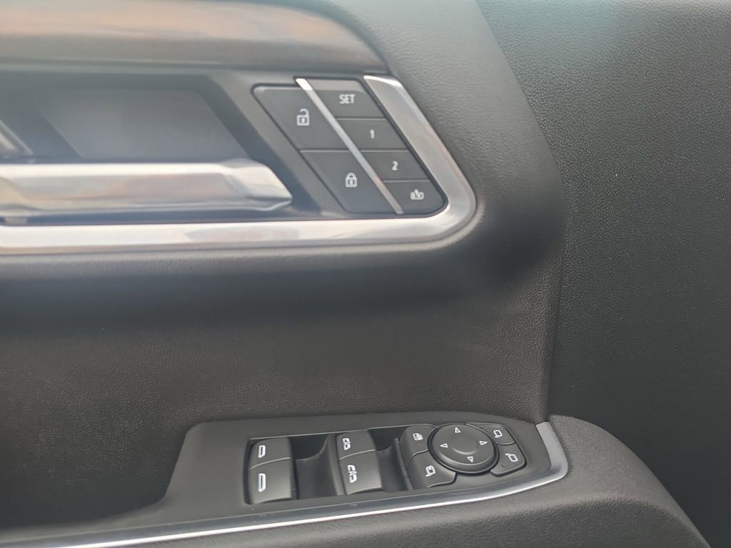 Used 2025 GMC Sierra 1500 SLT AWD/4WD image 11