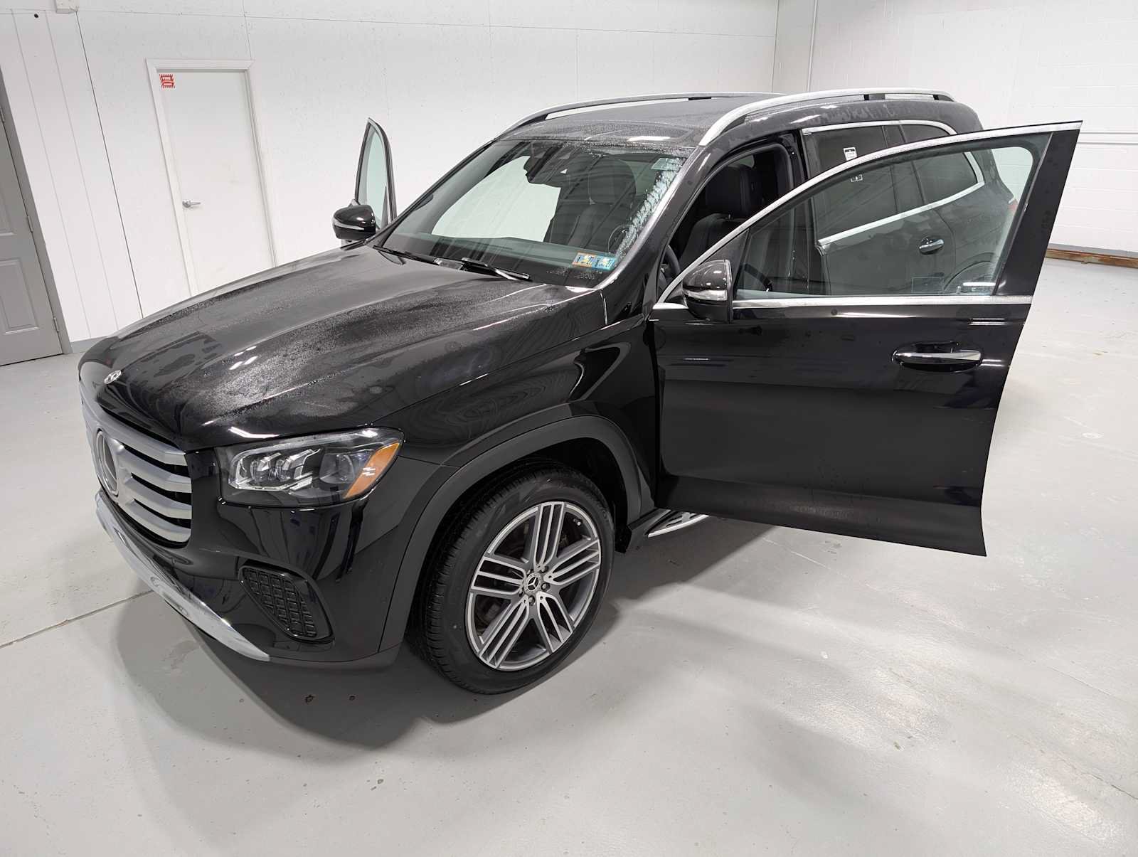 Certified 2024 Mercedes-Benz GLS 450 4MATIC image 17