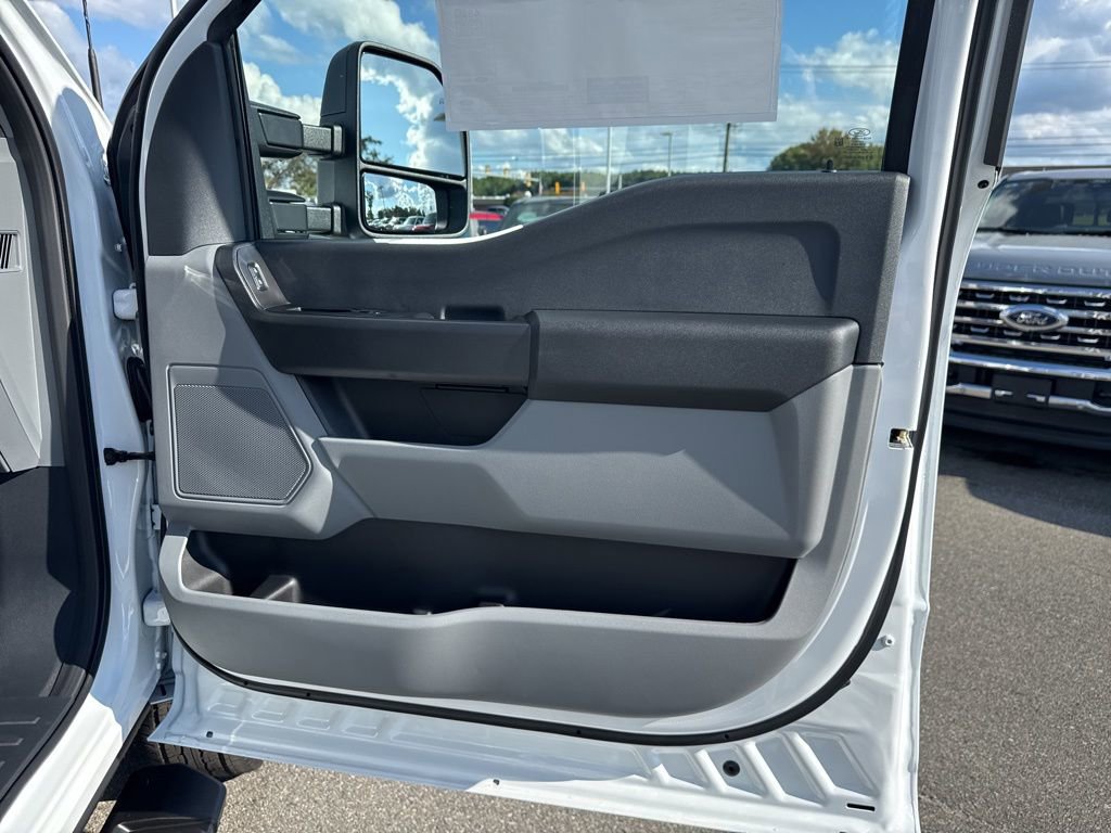 New 2026 Ford F350 XL w/ XL Chrome Package image 21