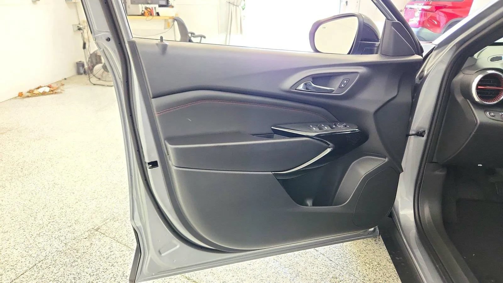 New 2026 Chevrolet Trax RS w/ Sunroof Package FWD image 24