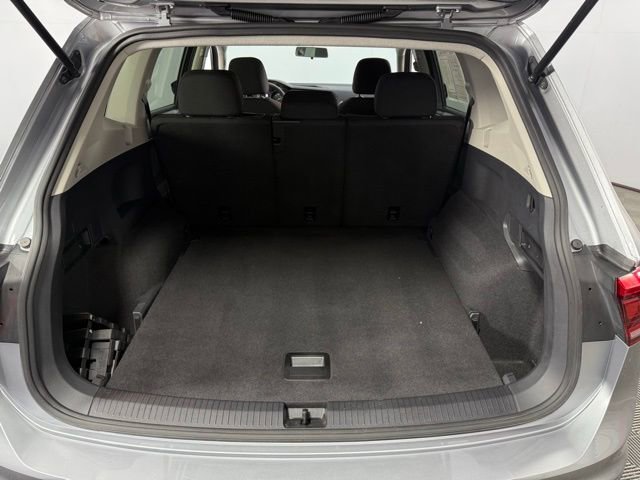 Used 2020 Volkswagen Tiguan S image 20