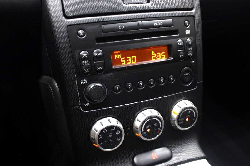 Used 2006 Nissan 350Z Base w/ (N93) Cargo Convenience Pkg image 13