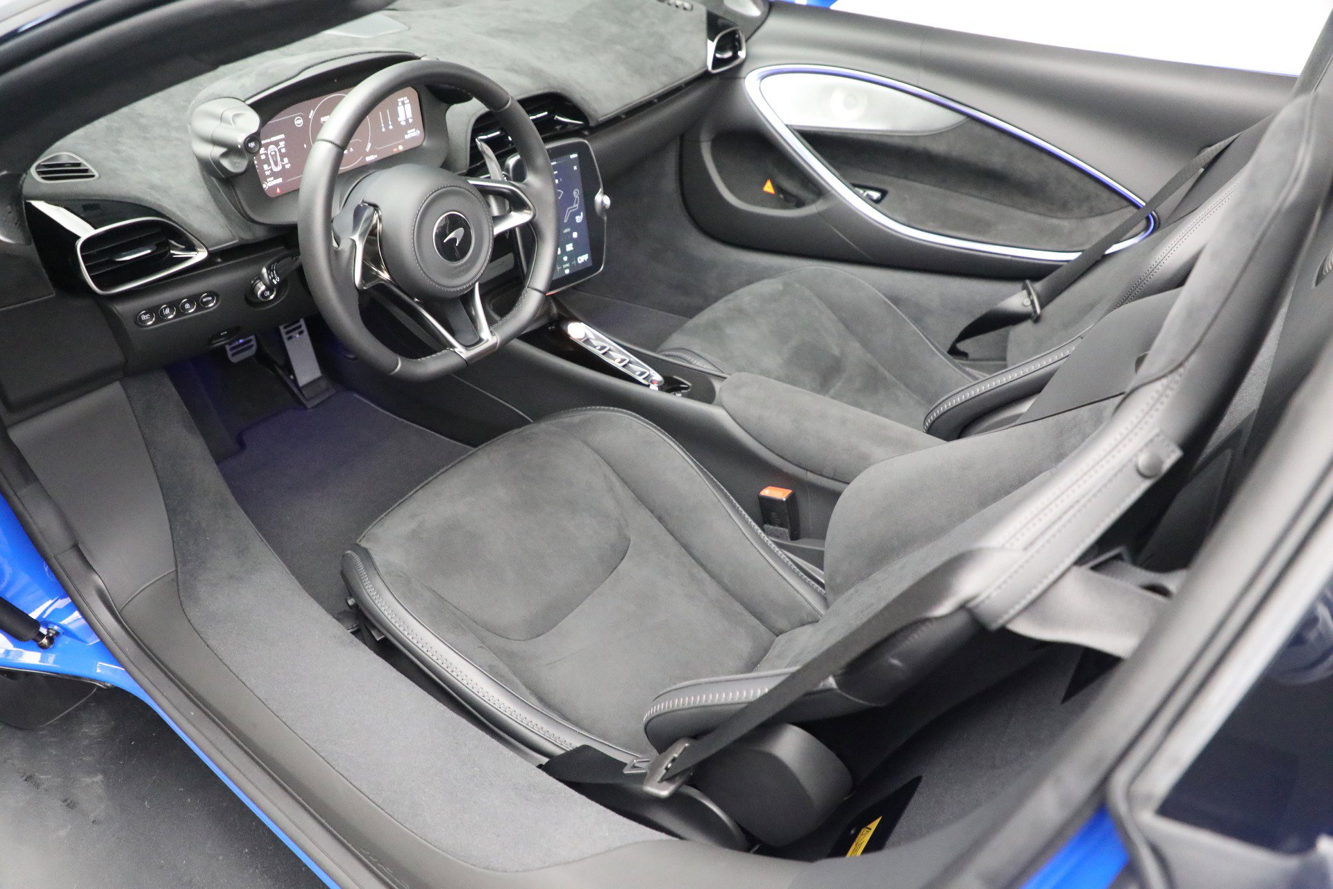 New 2025 McLaren Artura Spider image 36