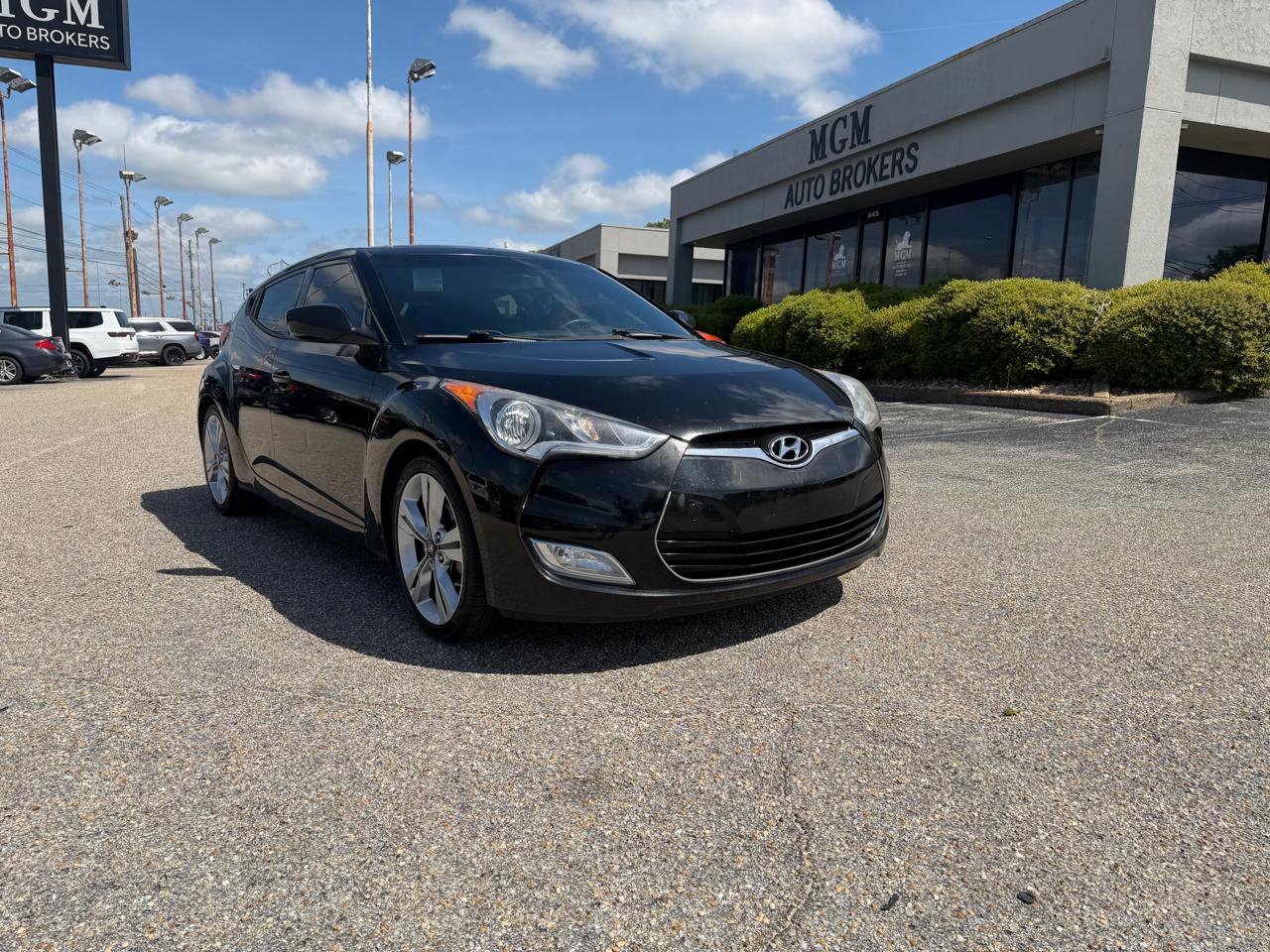 Used 2017 Hyundai Veloster Value Edition image 2