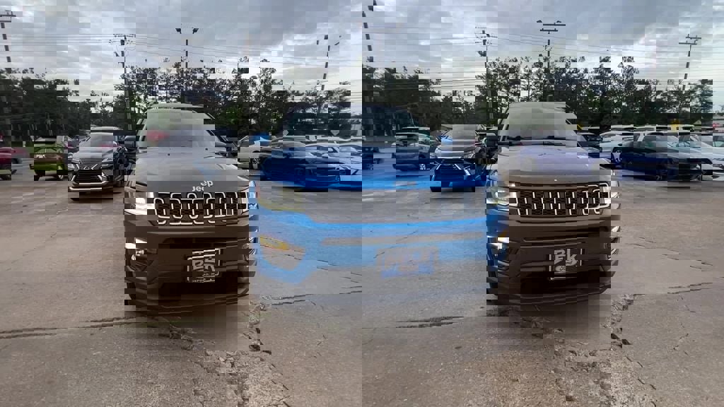 Used 2020 Jeep Compass Latitude w/ Popular Equipment Group image 9