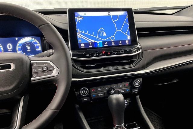 Used 2024 Jeep Compass Trailhawk w/ Trailhawk Elite Group image 7