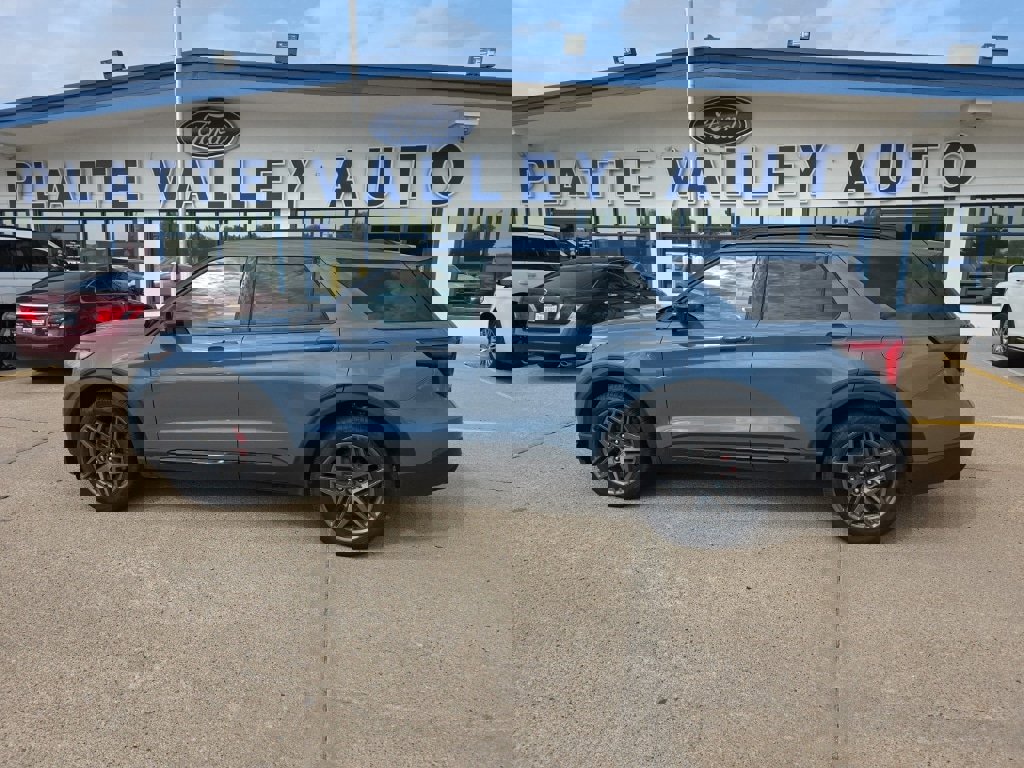 Used 2025 Ford Explorer ST image 7