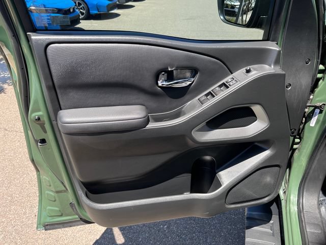Used 2024 Nissan Frontier SV RWD image 13
