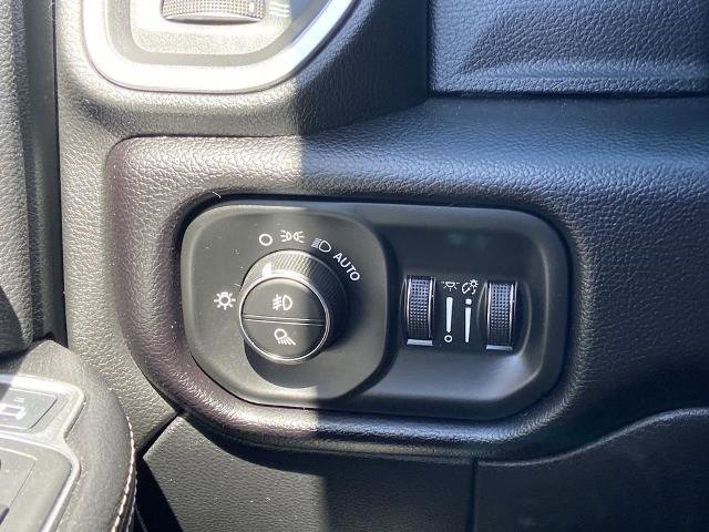 Used 2020 RAM 3500 Laramie AWD/4WD image 13