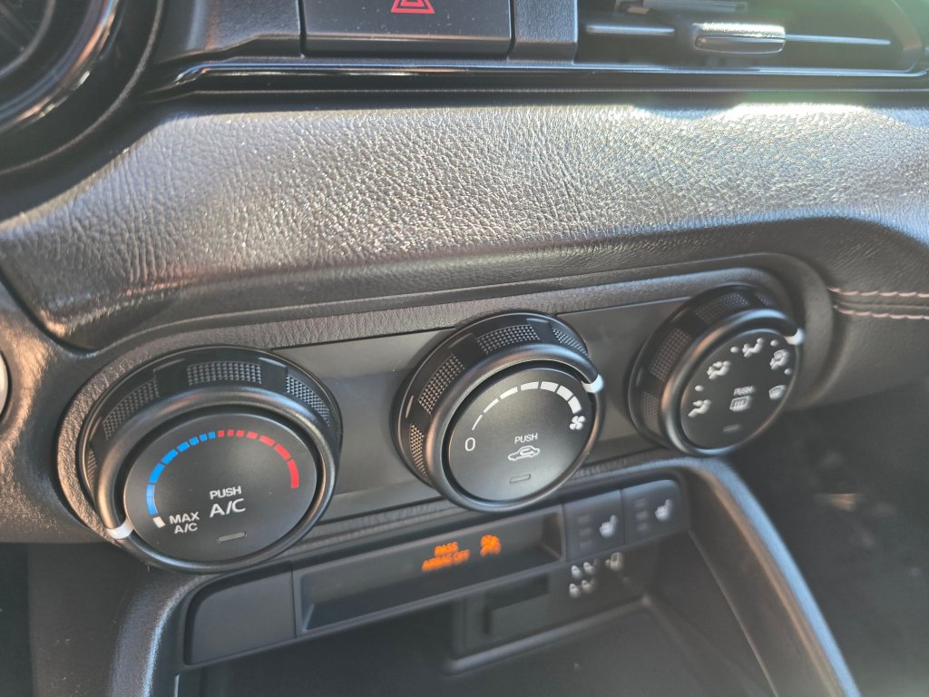 Used 2021 MAZDA MX-5 Miata Club RWD image 11
