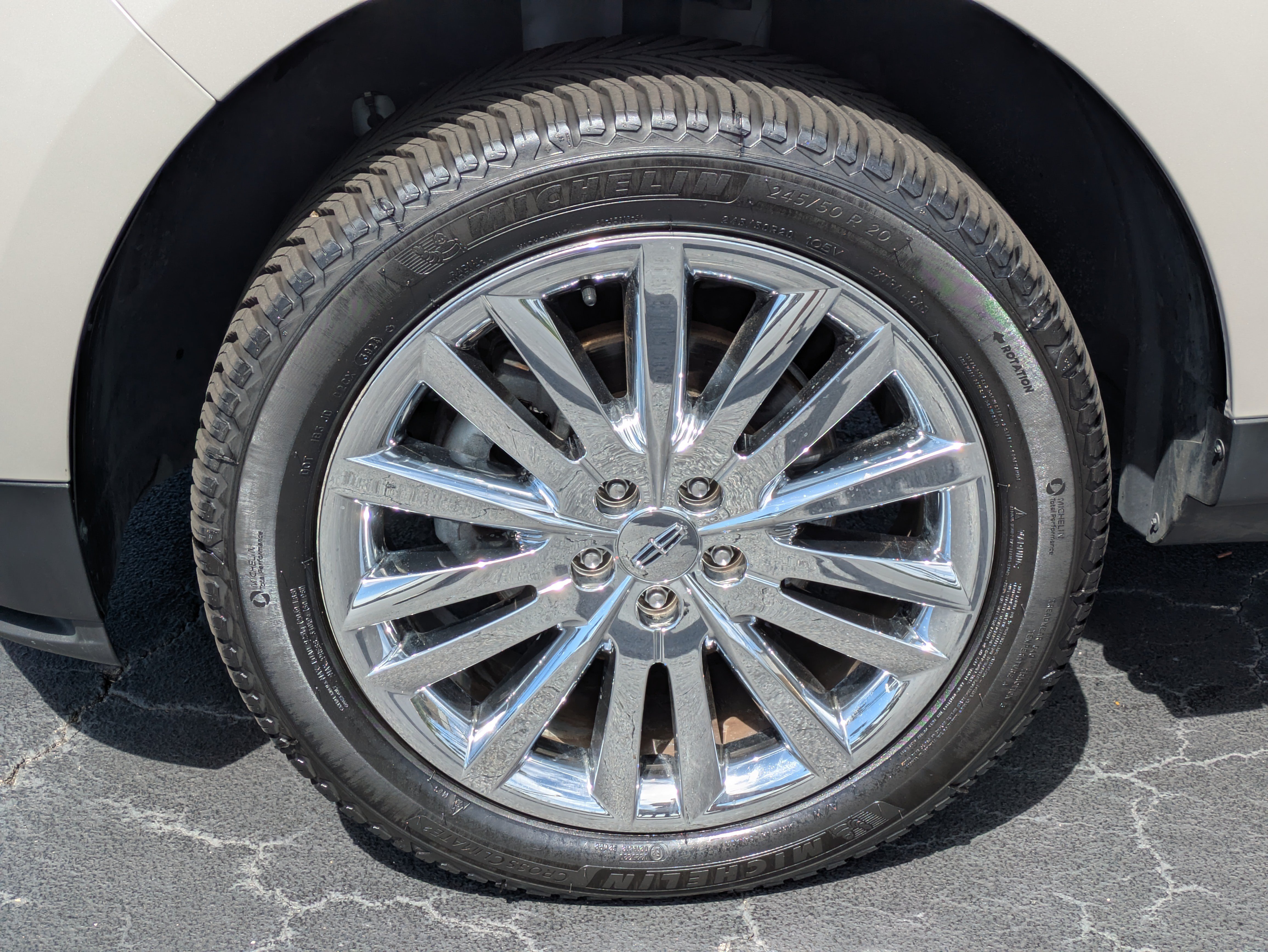 Used 2014 Lincoln MKX AWD w/ Equipment Group 102A image 10