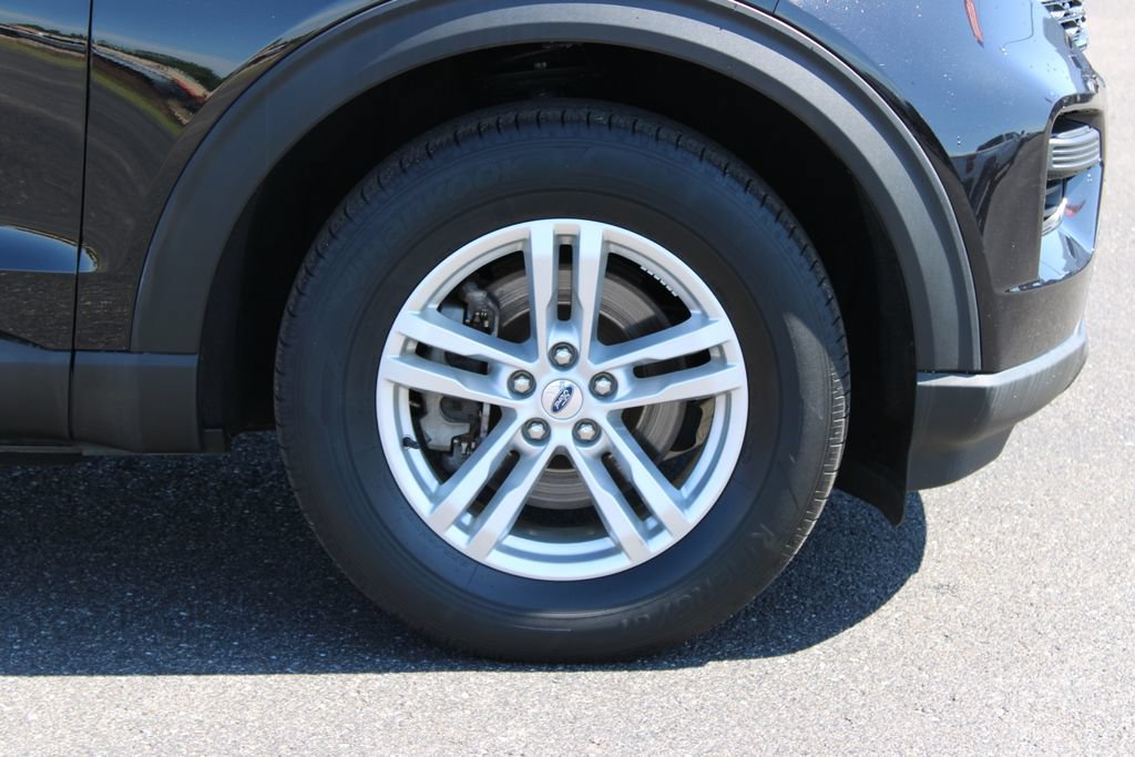 Used 2023 Ford Explorer XLT AWD/4WD image 12