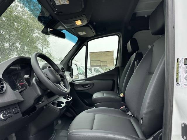 Used 2024 Mercedes-Benz Sprinter 2500 image 3