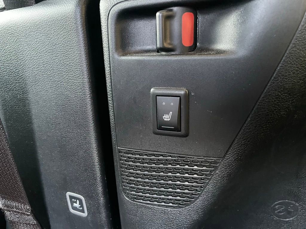 Used 2025 Chrysler Pacifica Limited image 57