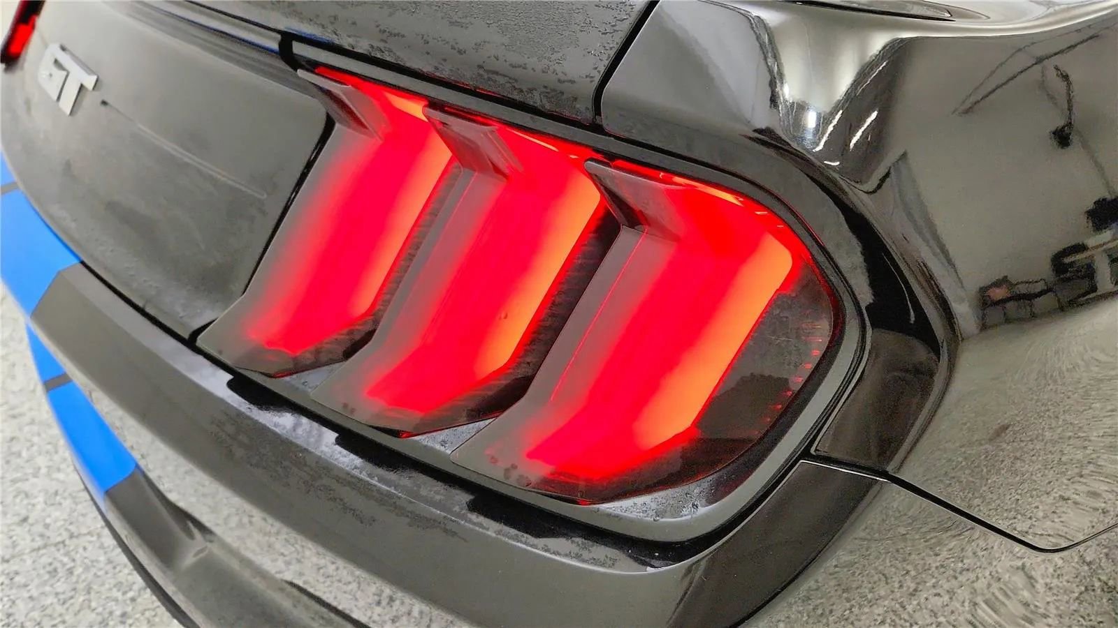 Used 2020 Ford Mustang GT image 15