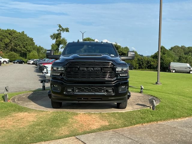 Used 2024 RAM 3500 Limited AWD/4WD image 9