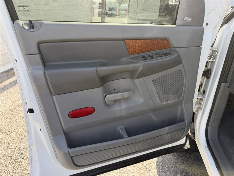 Used 2006 Dodge Ram 3500 Truck Laramie w/ Protection Group AWD/4WD image 17