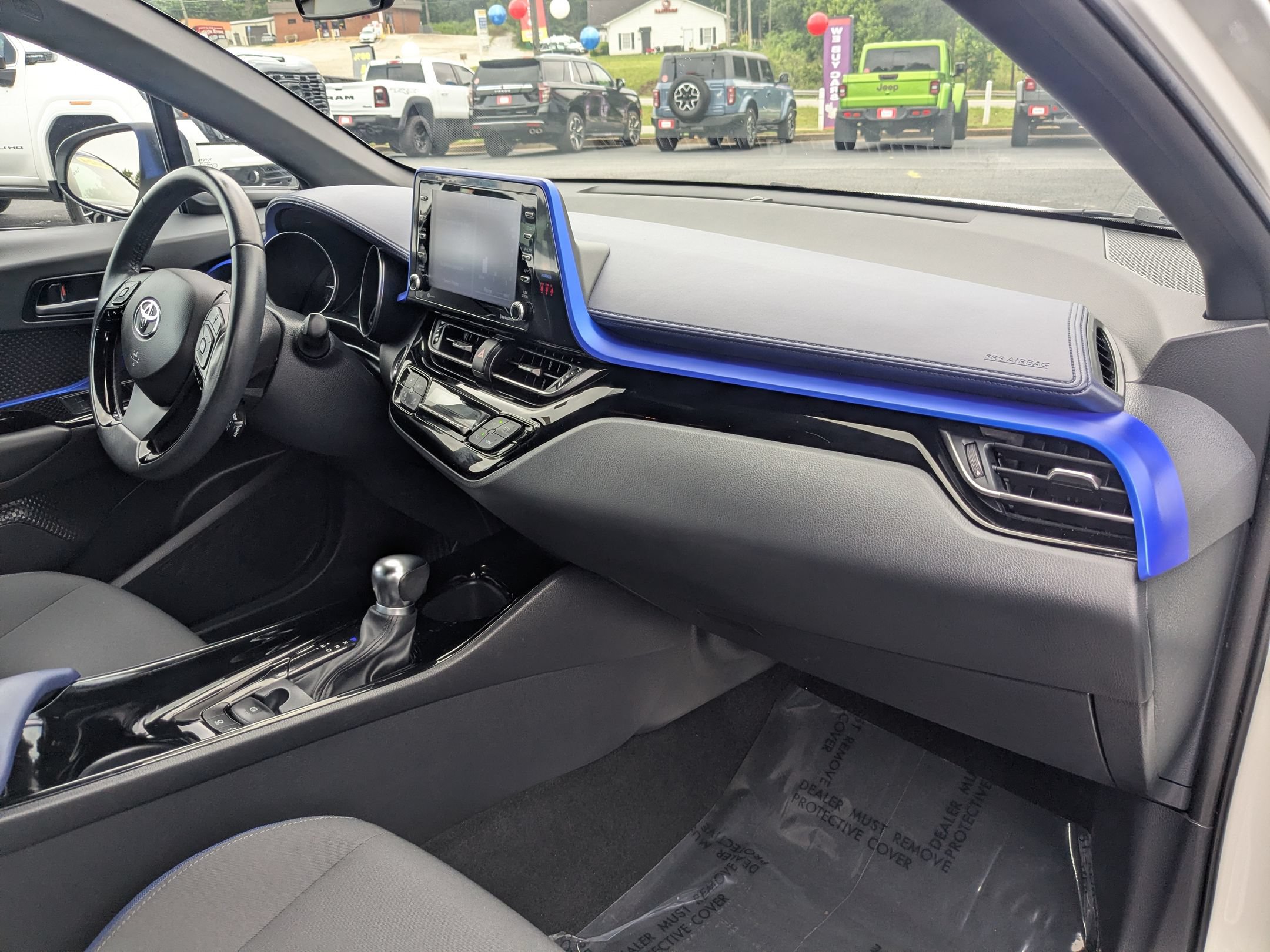 Used 2021 Toyota C-HR XLE FWD image 27