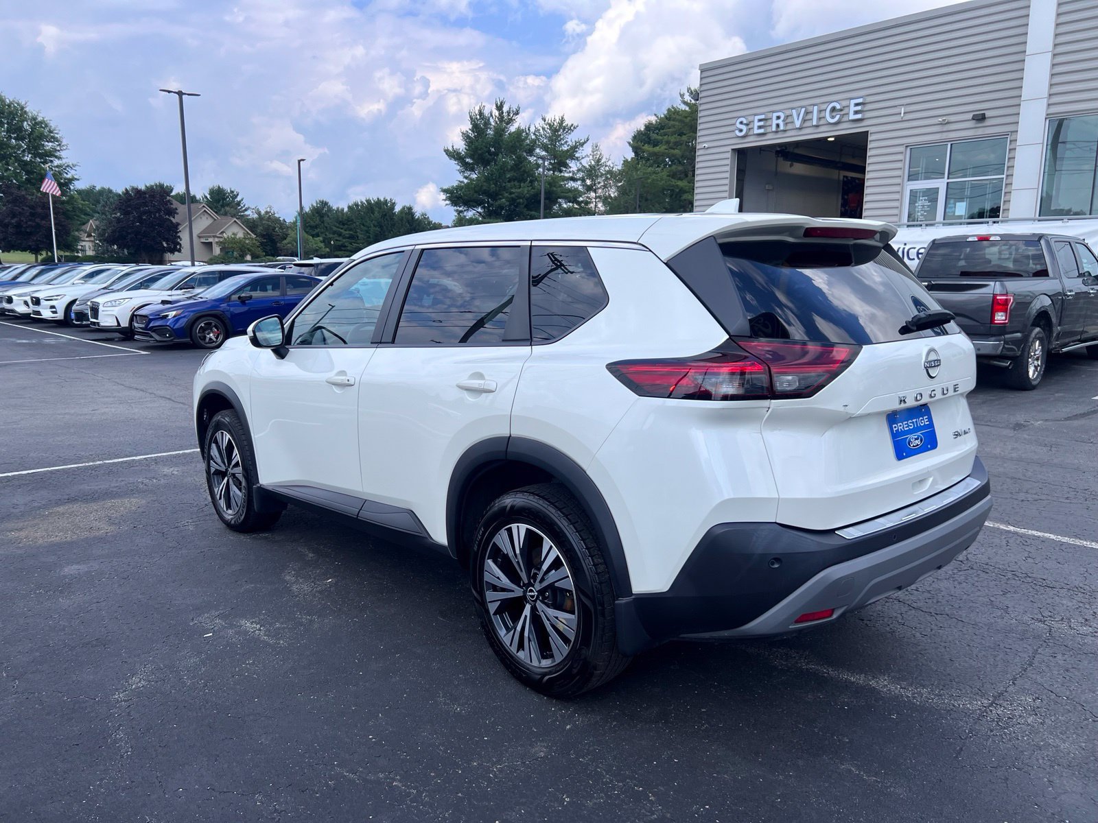 Used 2022 Nissan Rogue SV AWD/4WD image 4