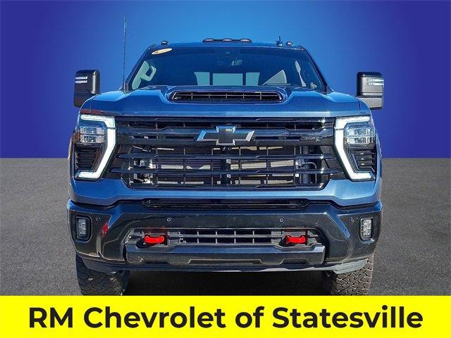 Used 2025 Chevrolet Silverado 2500 LTZ w/ LTZ Plus Package image 2
