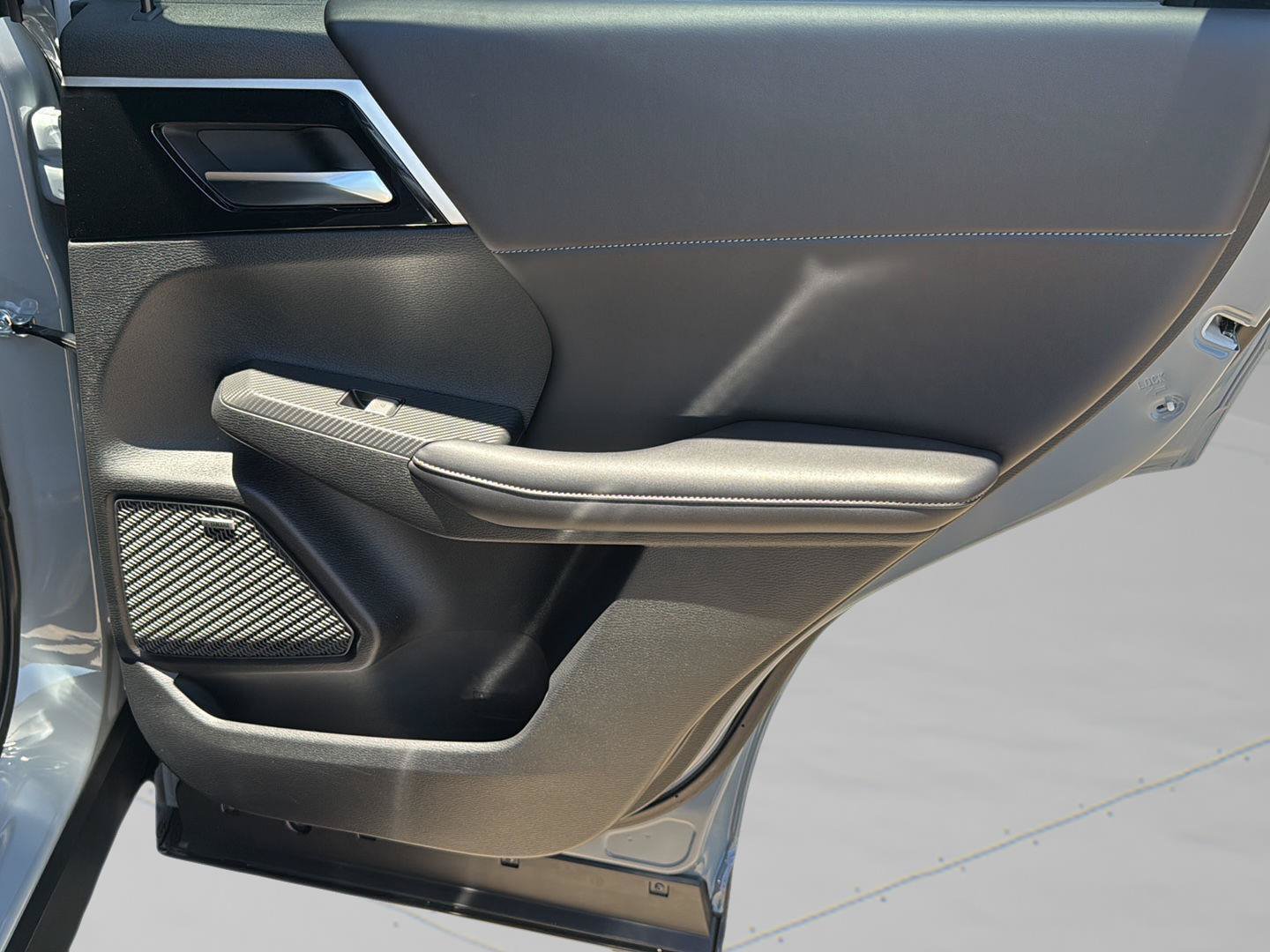 New 2026 Mitsubishi Outlander AWD image 33