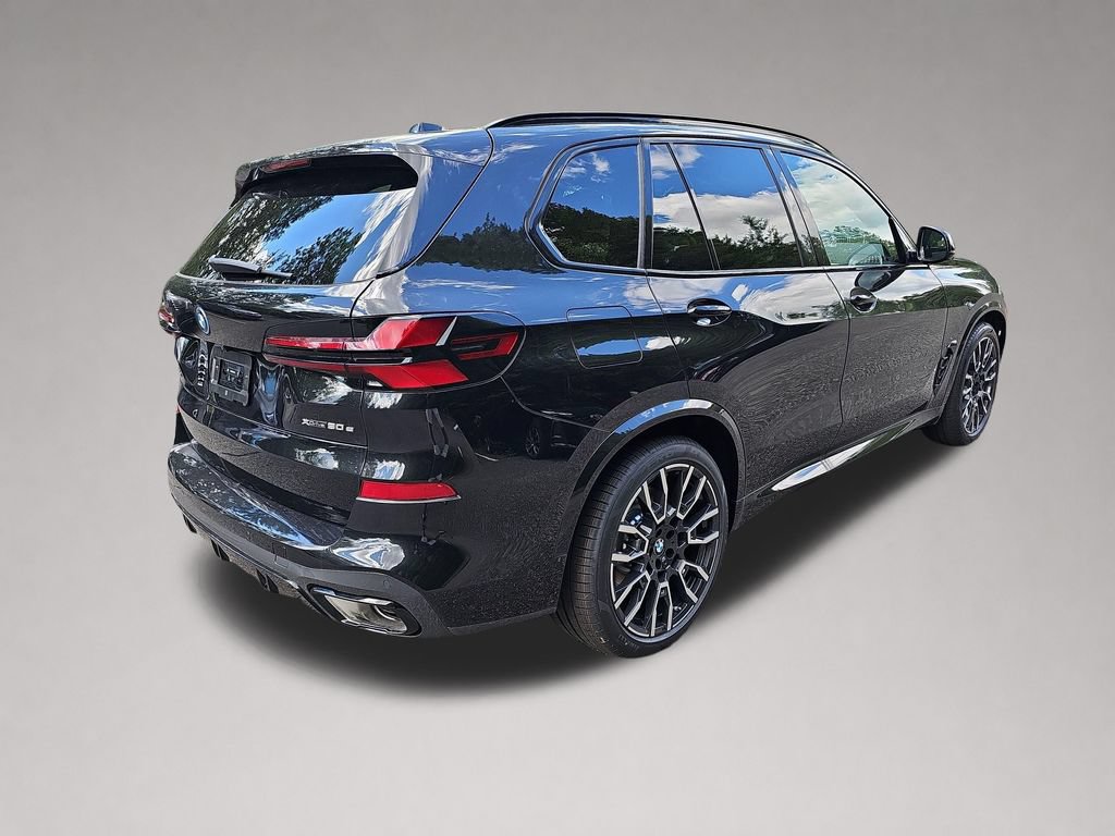 New 2026 BMW X5 xDrive50e w/ M Sport Package AWD/4WD image 4