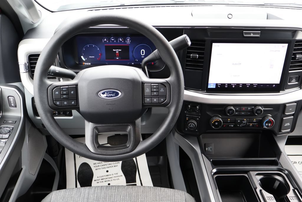 Used 2026 Ford F350 XLT w/ XLT Premium Package AWD/4WD image 6