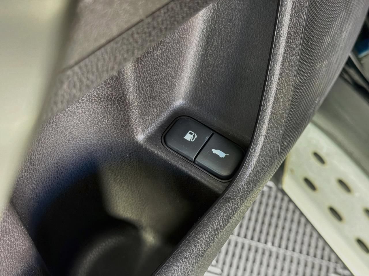 Used 2011 Acura MDX w/ Technology Package AWD/4WD image 22