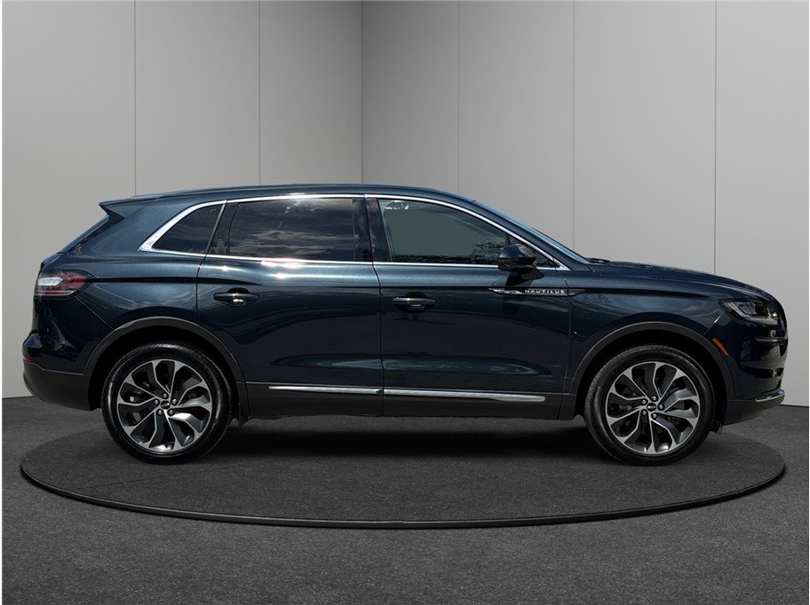 Used 2021 Lincoln Nautilus Reserve image 10