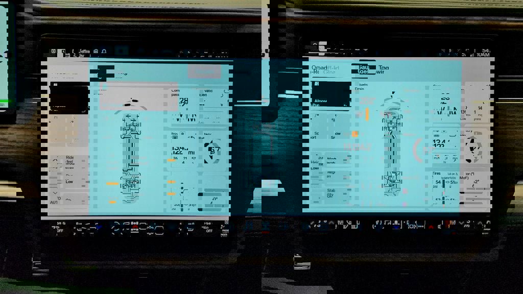 Used 2023 Rivian R1T Adventure image 19