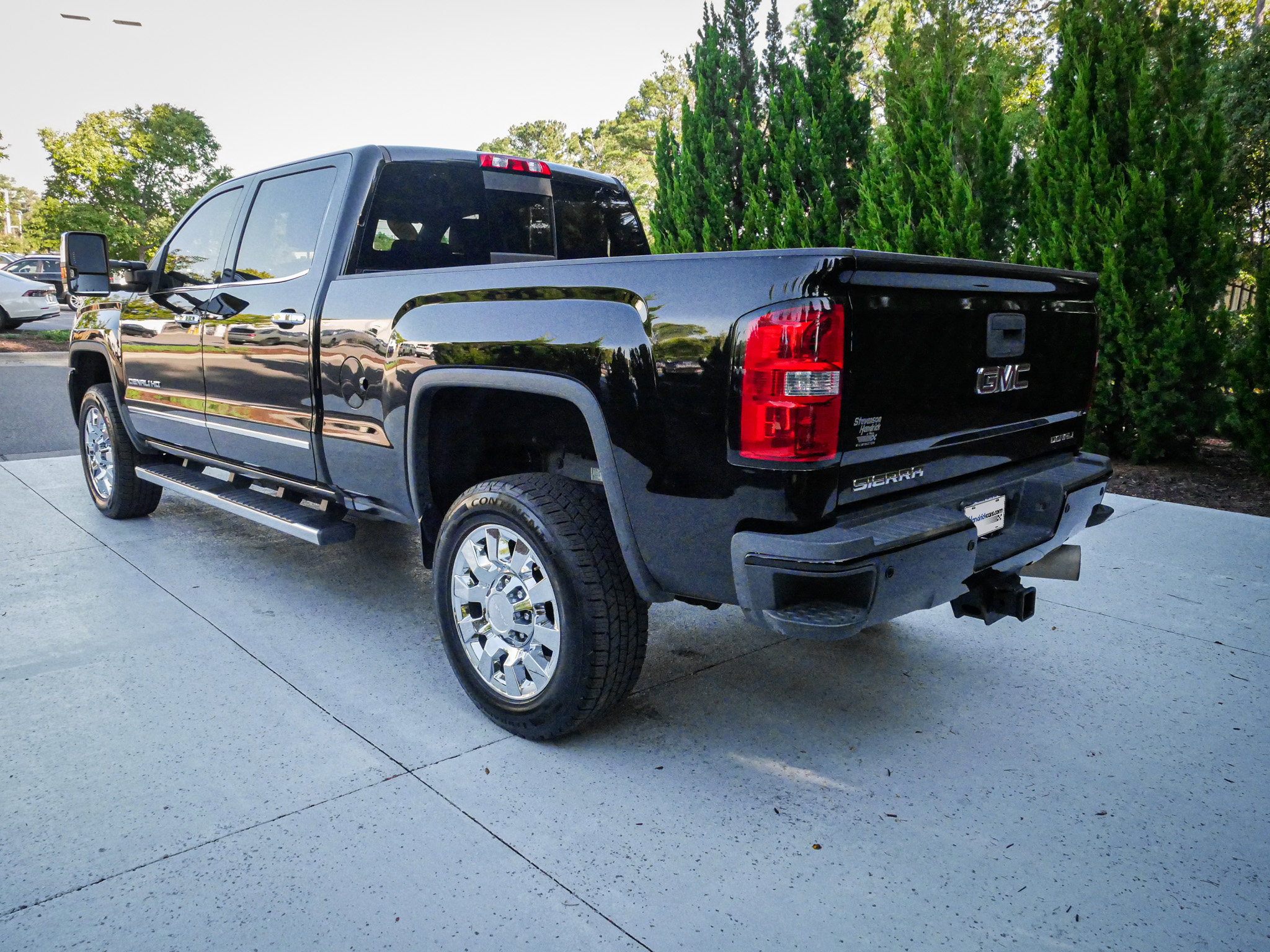 Used 2019 GMC Sierra 2500 Denali w/ Duramax Plus Package AWD/4WD image 8