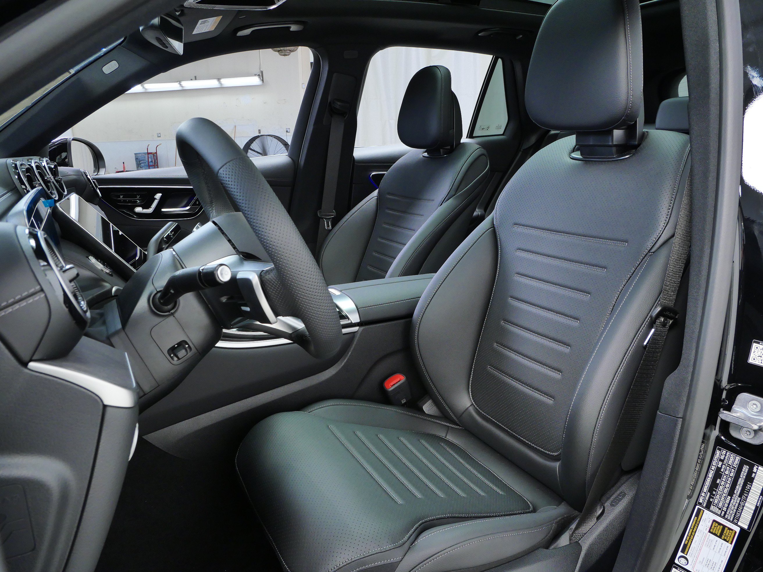 New 2026 Mercedes-Benz GLC 300 4MATIC image 2