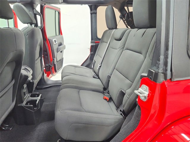 Used 2021 Jeep Wrangler Unlimited Sahara image 32