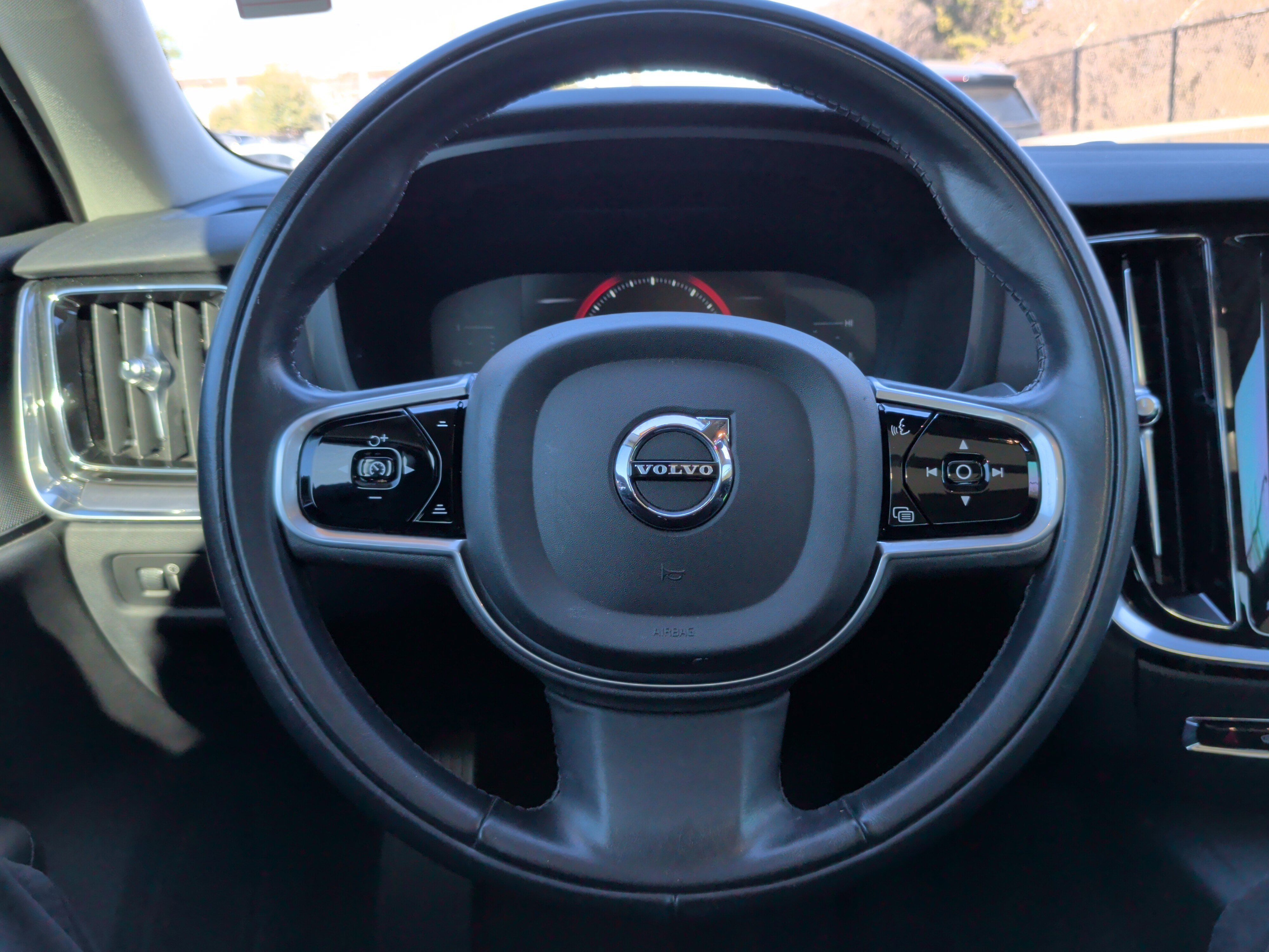 Used 2019 Volvo S60 T5 Momentum image 17